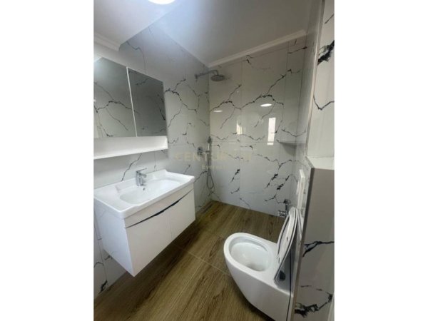 Tirane, shes apartament 1+1 Kati 3, 30 m² 95.000 € (qender)