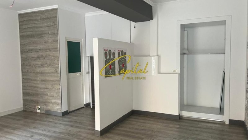 Tirane, jepet me qera dyqan Kati 0, 25 m² 400 € (QENDER)