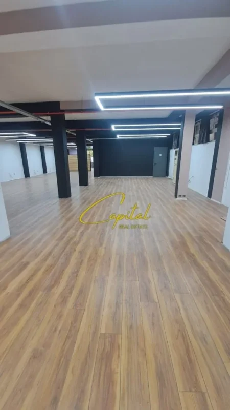 Tirane, jepet me qera ambjent biznesi Kati 0, 300 m² 2.500 € (RRUGA MUHAMED GJOLLESHA)