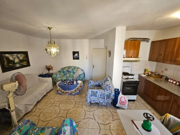 Tirane, shes apartament 2+1 Kati 5, 71.5 m² 120.000 € (ali demi)