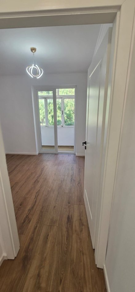 Tirane, shes apartament 1+1 Kati 3, 42 m² 135.000 € (myslym shyri)
