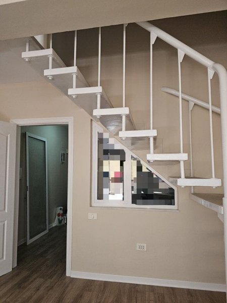 Tirane, jepet me qera zyre Kati 4, 130 m² 1.300 € (qender)