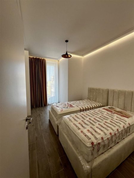 Tirane, jepet me qera apartament 2+1+Ballkon Kati 3, 100 m² 900 € (riza cerova)