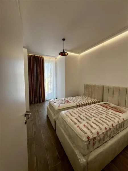 Tirane, jepet me qera apartament 2+1+Ballkon Kati 3, 100 m² 900 € (riza cerova)
