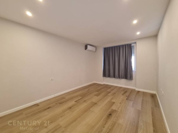 Tirane, jap me qera apartament 1+1 Kati 2, 56 m² 400 € (ish restorant Durresi)