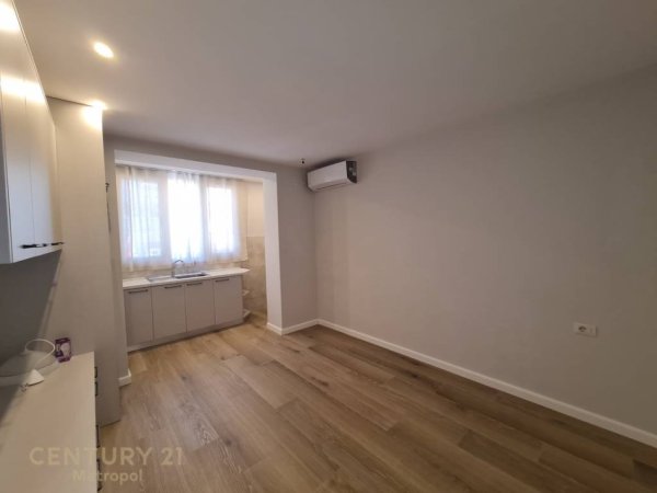 Tirane, jap me qera apartament 1+1 Kati 2, 56 m² 400 € (ish restorant Durresi)