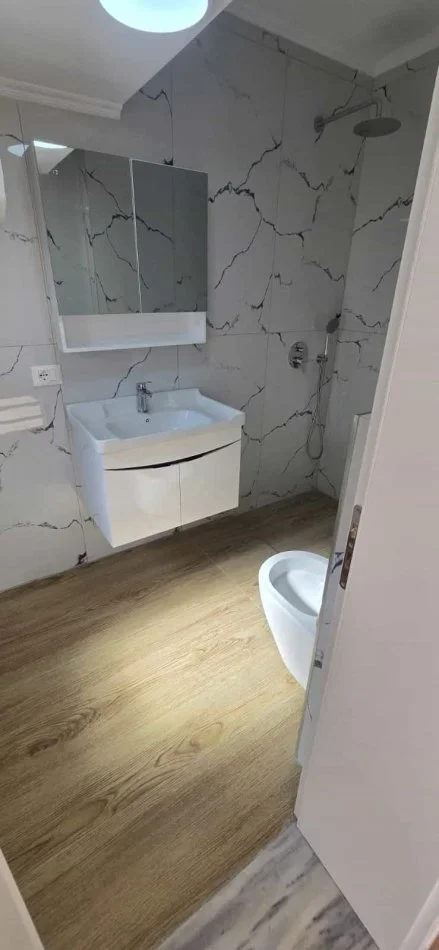 Tirane, jepet me qera apartament Kati 3, 30 m² 95.000 € (MYSLYM SHYRI)