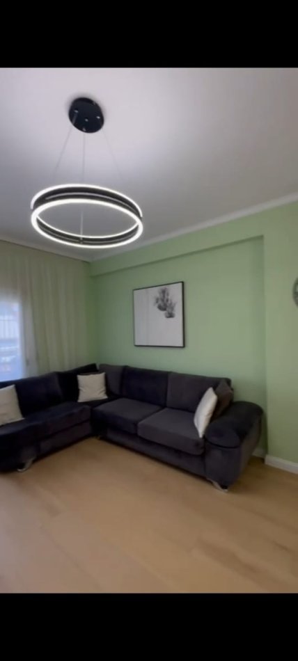 Tirane, jepet me qera apartament 1+1 Kati 7, 70 m² 450 € (Teodor keko)