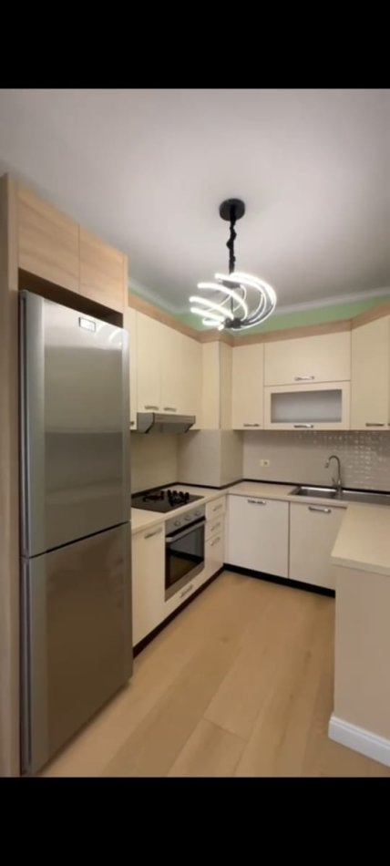 Tirane, jepet me qera apartament 1+1 Kati 7, 70 m² 450 € (Teodor keko)