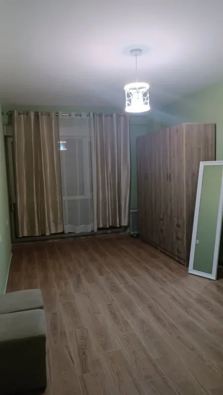 Tirane, jepet me qera apartament 2+1 Kati 4, 120 m² 600 € (oxhaku)