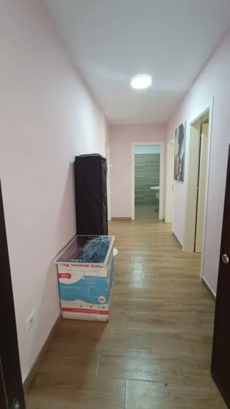 Tirane, jepet me qera apartament 2+1 Kati 4, 120 m² 600 € (oxhaku)