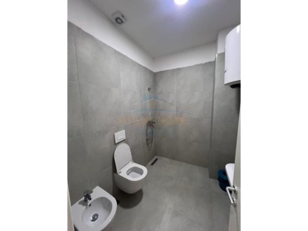 Tirane, jepet me qera apartament 2+1 Kati 2, 102 m² 500 € (ngjitur me Kompleksin Mangalem.)
