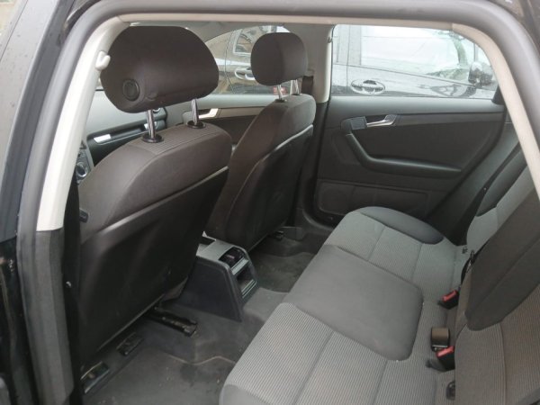 Tirane, shitet makine Audi A3 Nafte, e zeze manuale Klima 200.000 km 3.500 €