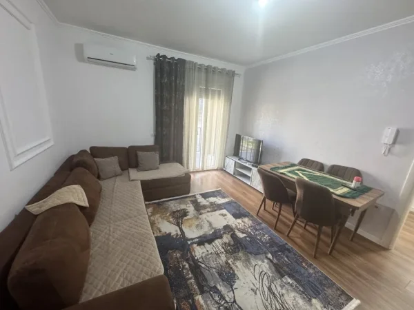 Tirane, jepet me qera apartament 1+1+Ballkon Kati 2, 65 m² 600 € (Rr. Haxhi Dalliu Pas Shkencave te Natyres,)
