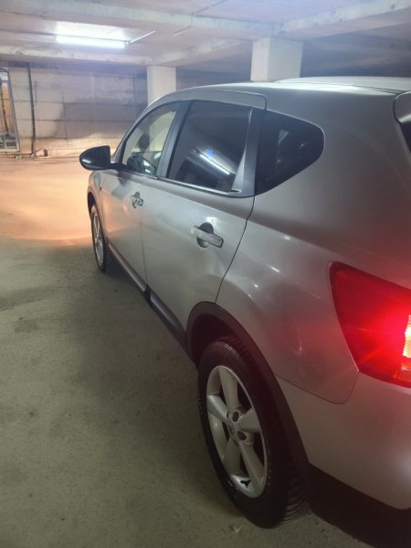 Tirane, shes makine Nissan qashqai 2.0 Benzin+Gaz, gri metalizato automatik Klima 6.800 €