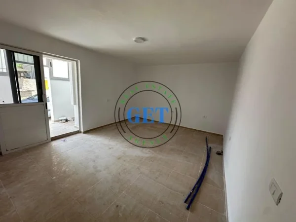 Durres, shitet garsonier 1+1 Kati 1, 39000 €