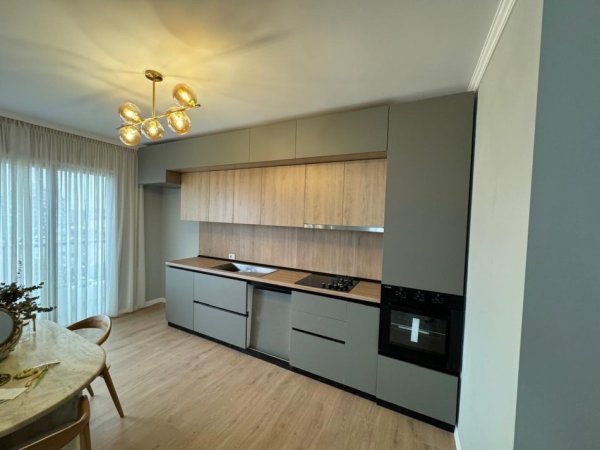 Tirane, jepet me qera apartament 2+1+Aneks+Ballkon Kati 8, 160 m² 1.450 €