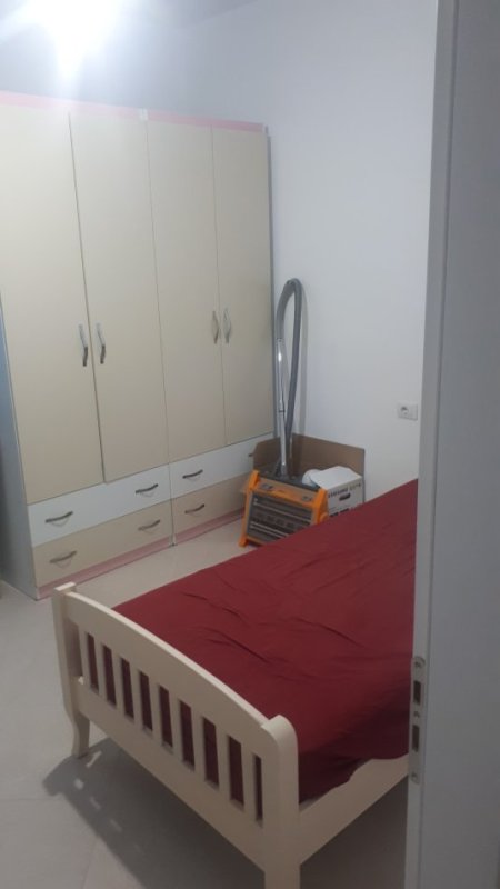 Tirane, jap me qera apartament 2+1+Ballkon Kati 4, 1 m² 300 € 