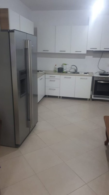Tirane, jepet me qera apartament 2+1+Ballkon Kati 4, 1 m² 300 € (Rruga Rramazan Gaxherri)