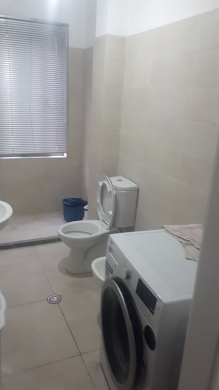 Tirane, jepet me qera apartament 2+1+Ballkon Kati 4, 1 m² 300 € (Rruga Rramazan Gaxherri)