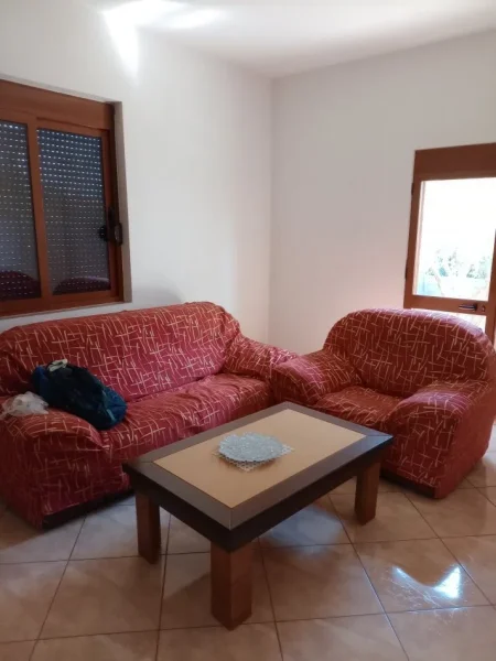 Tirane, shitet shtepi 2+1+Ballkon Kati 2, 250 m² 160.000 € (QENDER-KAMEZ)