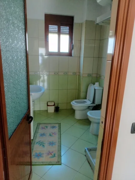 Tirane, shitet shtepi 2+1+Ballkon Kati 2, 250 m² 160.000 € (QENDER-KAMEZ)