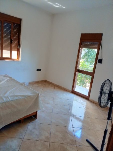 Tirane, shitet shtepi 2+1+Ballkon Kati 2, 250 m² 160.000 € (QENDER-KAMEZ)