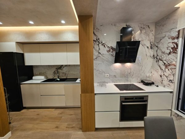 Mali Robit, shitet apartament 2+1+Ballkon Kati 2, 102 m² 160.000 € (MALI I ROBIT,GOLEM)