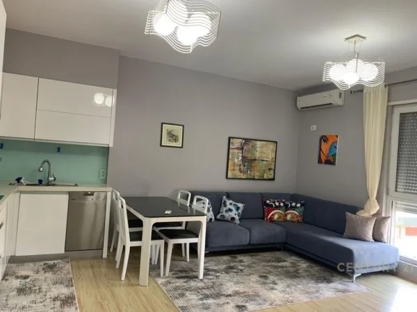 Tirane, jepet me qera apartament 1+1 Kati 5, 90 m² 750 € (Myslym Shyri)