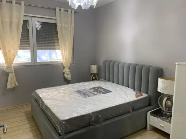 Tirane, jepet me qera apartament 1+1 Kati 5, 90 m² 750 € (Myslym Shyri)