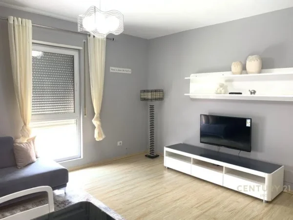 Tirane, jepet me qera apartament 1+1 Kati 5, 90 m² 750 € (Myslym Shyri)