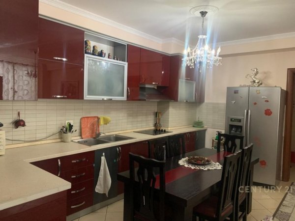 Tirane, jepet me qera apartament 2+1 Kati 1, 110 m² 550 € (Astir)