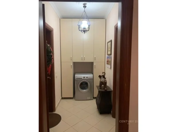 Tirane, jepet me qera apartament 2+1 Kati 1, 110 m² 550 € (Astir)