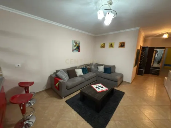 Tirane, jepet me qera apartament 2+1 Kati 4, 90 m² 500 € (Astir)