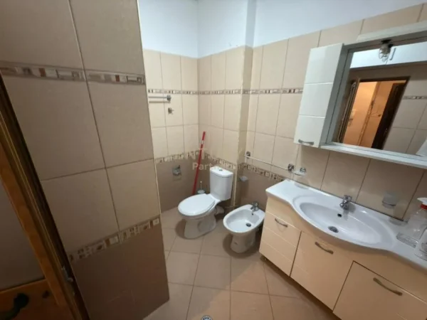 Tirane, jepet me qera apartament 2+1 Kati 4, 90 m² 500 € (Astir)