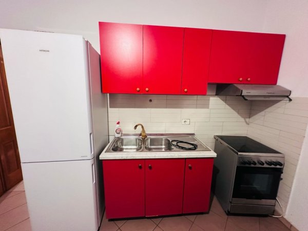 Tirane, jepet me qera apartament 2+1 Kati 2, 80 m² 420 € (Don bosko)