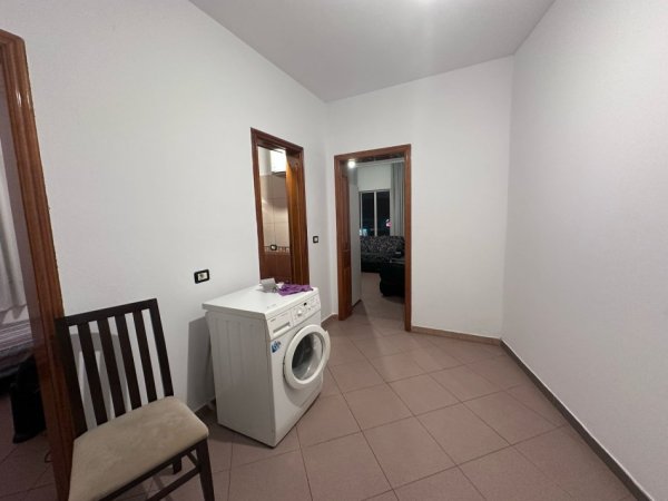Tirane, jepet me qera apartament 2+1 Kati 2, 80 m² 420 € (Don bosko)