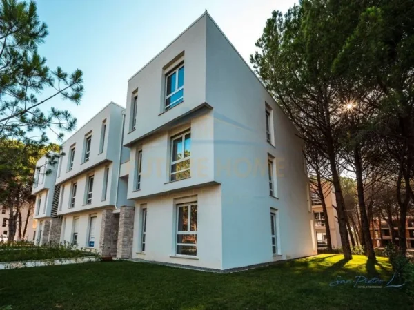 Durres, shitet apartament 2+1+Ballkon Kati 2, 82 m² 230.000 € (Gjiri i Lalzit)