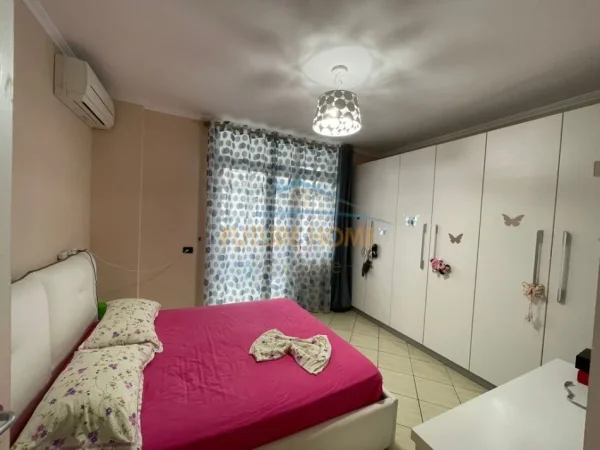 APARTAMENT 2+1 ME QERA TEK 21DHJETORI