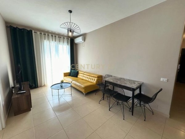 Tirane, jepet me qera apartament 1+1+Ballkon Kati 5, 60 m² 500 € (Laprake)
