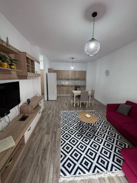 Tirane, jepet me qera apartament 1+1+Aneks+Ballkon Kati 2, 70 m² 450 € (Green City Astir)