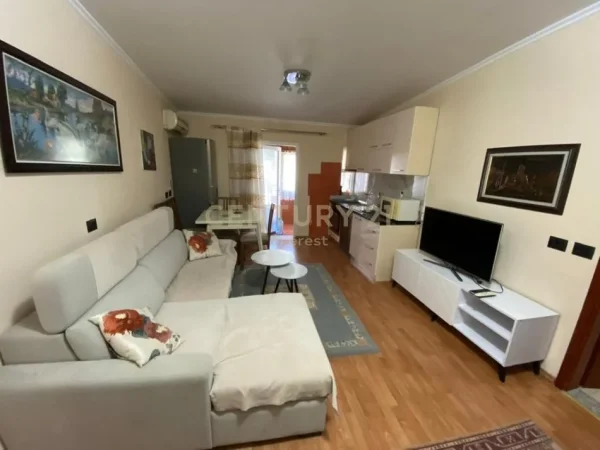 Tirane, jepet me qera apartament 2+1 Kati 4, 90 m² 800 € (Piceri Era)