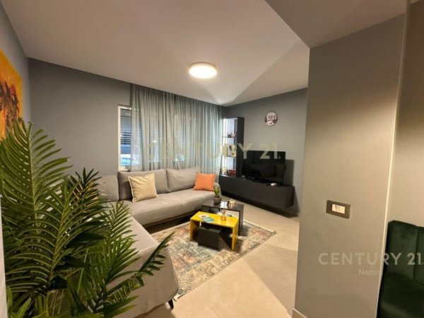 Tirane, jepet me qera apartament 2+1 Kati 1, 80 m² 650 € (Rruga Bardhyl)