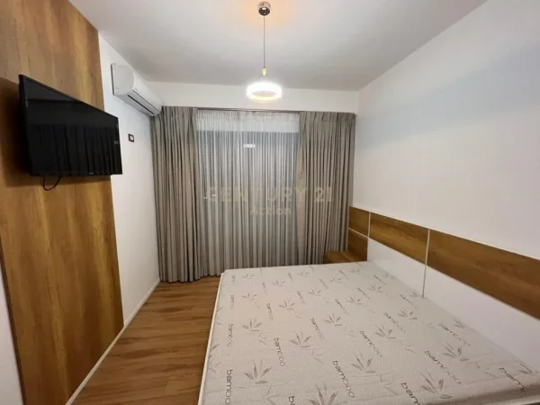 Tirane, jepet me qera apartament 2+1 Kati 4, 118 m² 700 € (Fabrika Miellit)