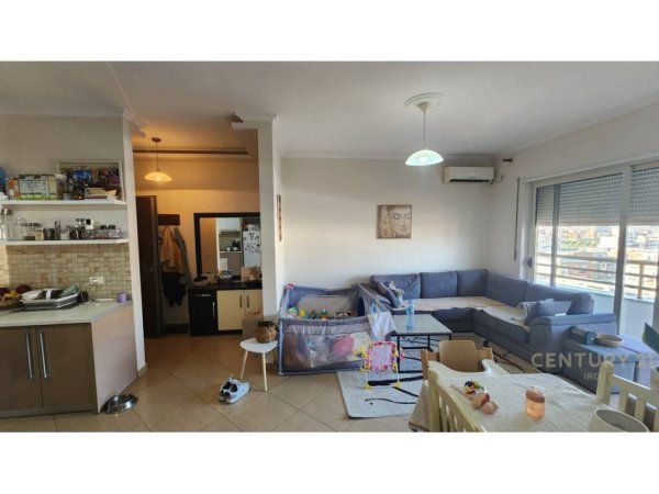 Tirane, jepet me qera apartament 2+1 Kati 11, 100 m² 600 € (Hipoteka)