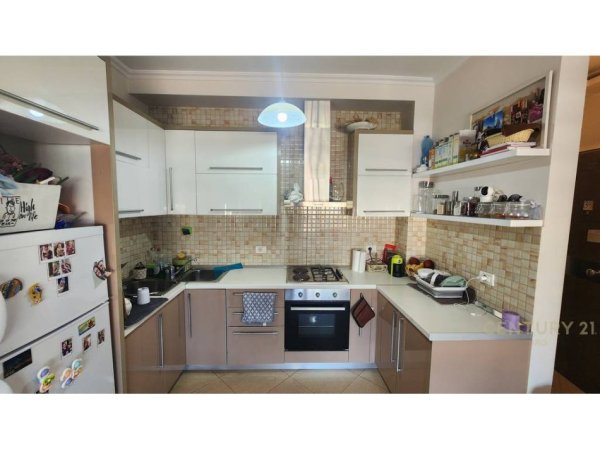 Tirane, jepet me qera apartament 2+1 Kati 11, 100 m² 600 € (Hipoteka)