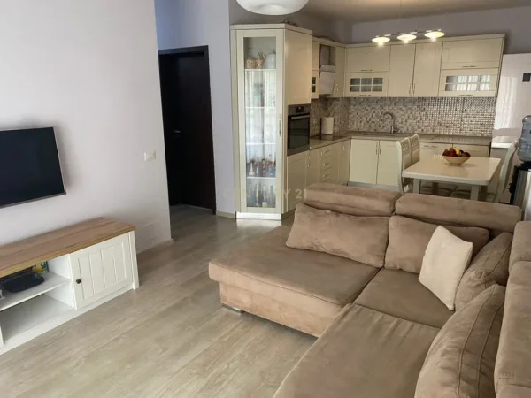 Tirane, jepet me qera apartament 2+1 Kati 4, 86 m² 650 € (Kompleksi Magnet)