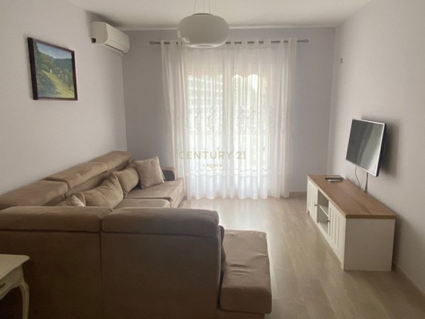 Tirane, jepet me qera apartament 2+1 Kati 4, 86 m² 650 € (Kompleksi Magnet)