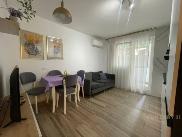 Tirane, jepet me qera apartament 2+1 Kati 2, 100 m² 750 € (Mine Peza)