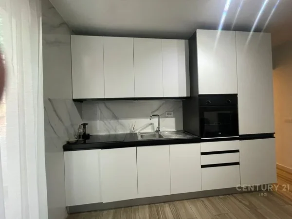 Tirane, jepet me qera apartament 2+1 Kati 2, 100 m² 750 € (Mine Peza)